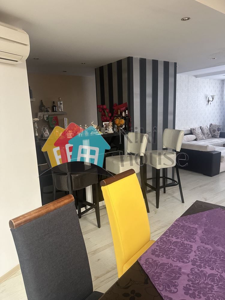 Продава се Тристаен апартамент в Варна, Левски - 146 кв.м за 1644 €/кв.м - Снимка #1