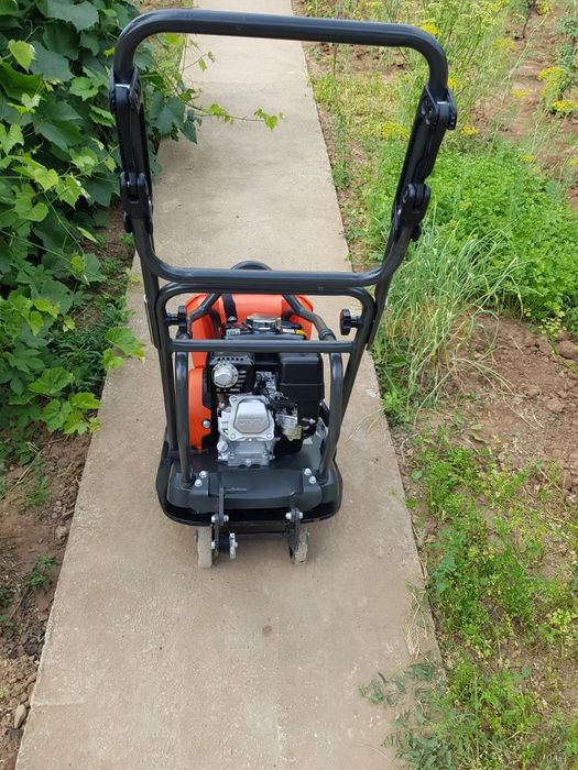 Husqvarna LF 75,placă vibrantă,compactoare,NOUĂ.