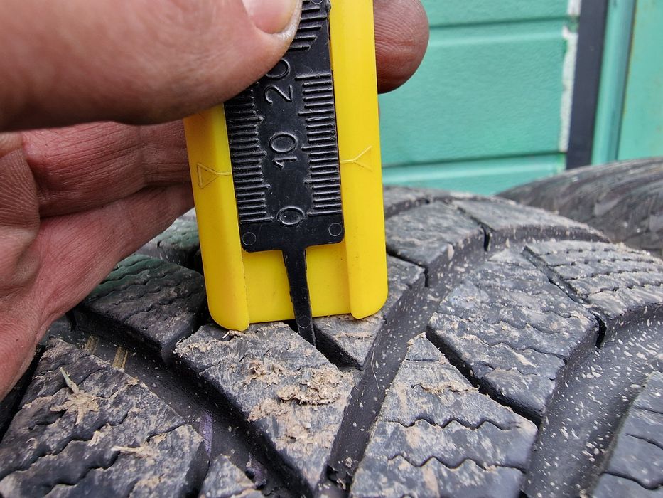 Anvelope 205/55R16 marca Semperit, M+S, DOT 2022,7 mm