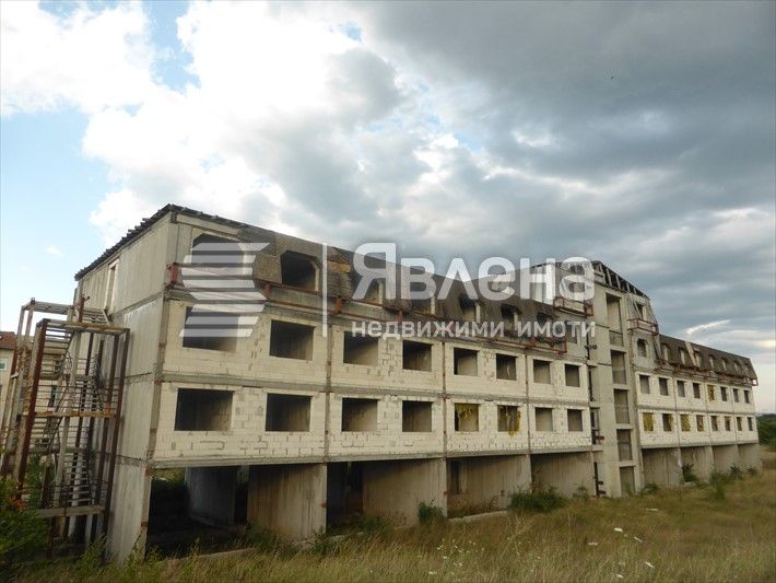 Продава се Хотел в с. Горна Малина, Област София-област - 944 кв.м за 795 €/кв.м - Снимка #2