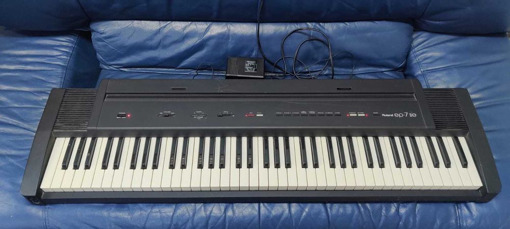 ROLAND EP 7 II e Synthesizer orga keyboard pian instrument muzica