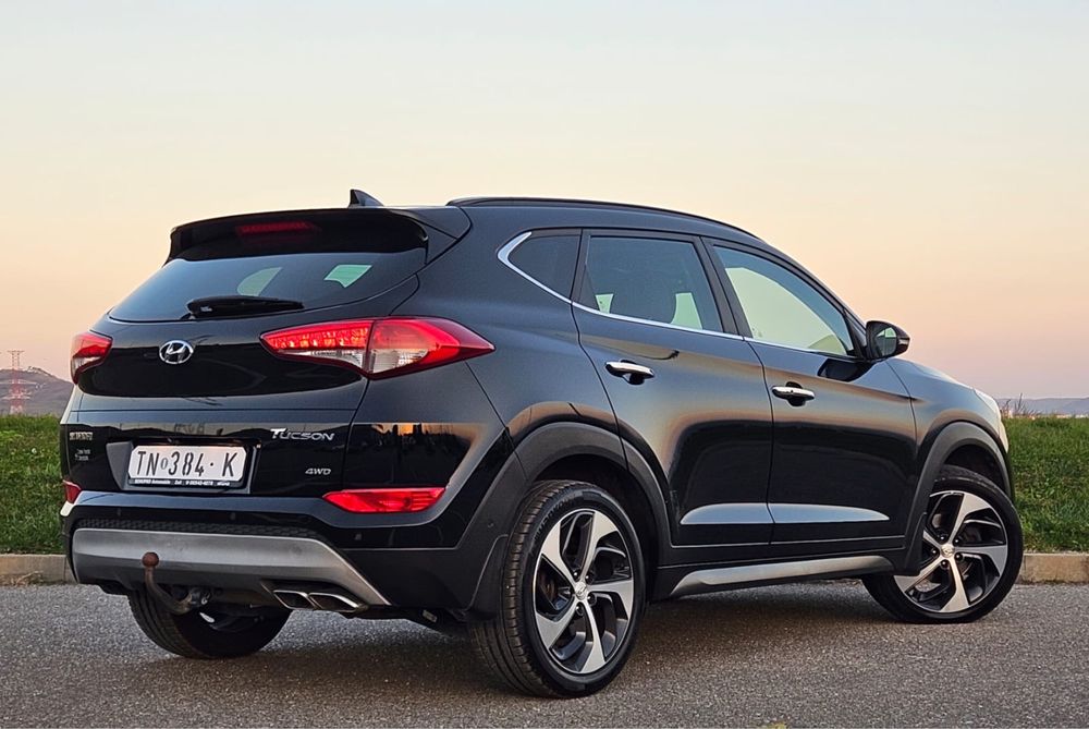 Vand Hyundai Tucson,2017,136cp,4X4,automat,full!