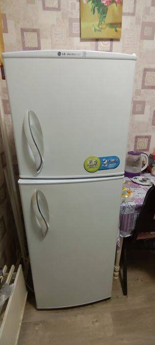 Продам Холодильник LG бу