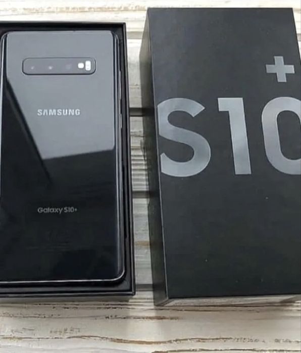Samsung Galaxy S10+ 8/128 GB | В идеале плюс 2 чехла в подарок