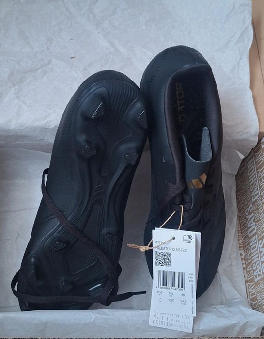 Ghete de fotbal mărimea 40