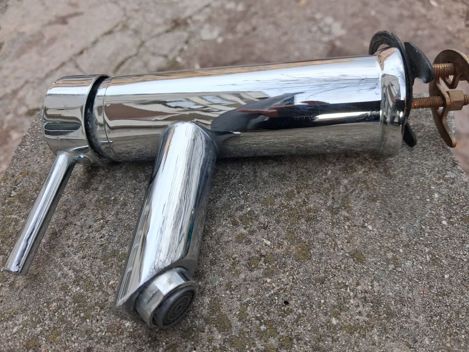 Батерия за мивка стояща