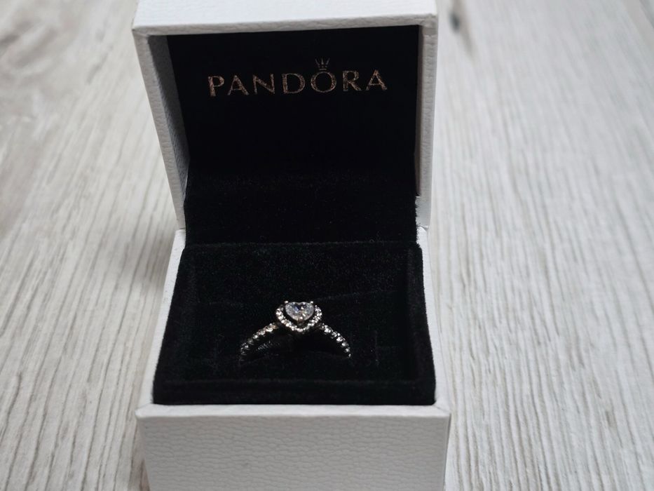 Inel Pandora silver inima alba