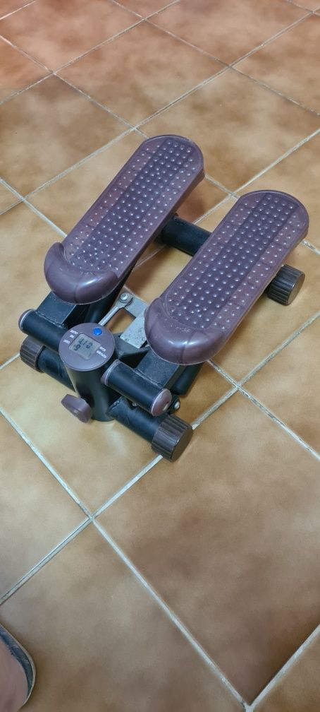 Stepper fitness utilizat