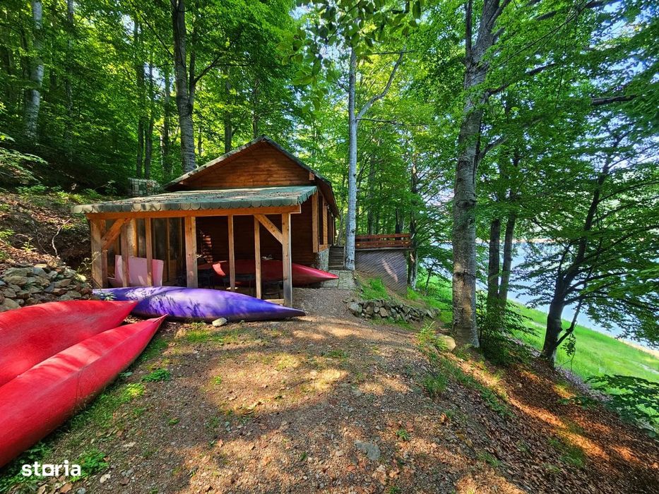Cabană de vânzare pe Transfăgărășan, deschidere la Lacul Vidraru.
