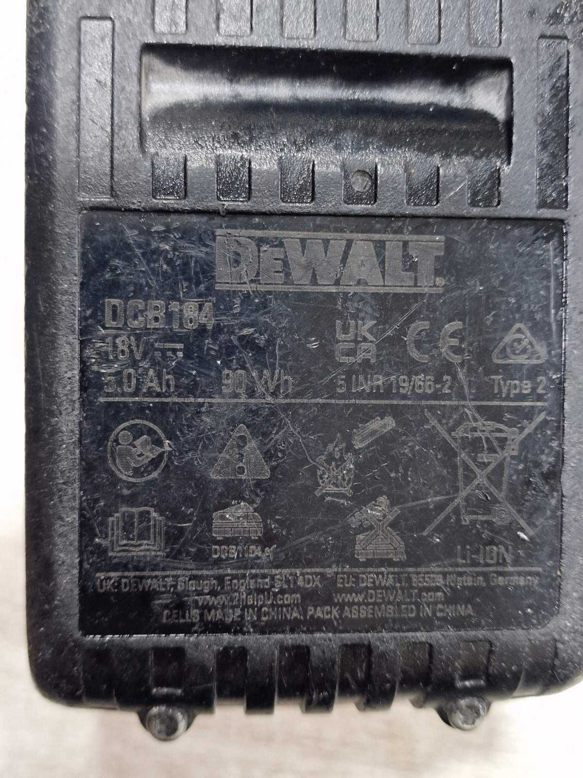 Акумулаторен ударен гайковерт DeWalt DCF922 с батерия 5Ah