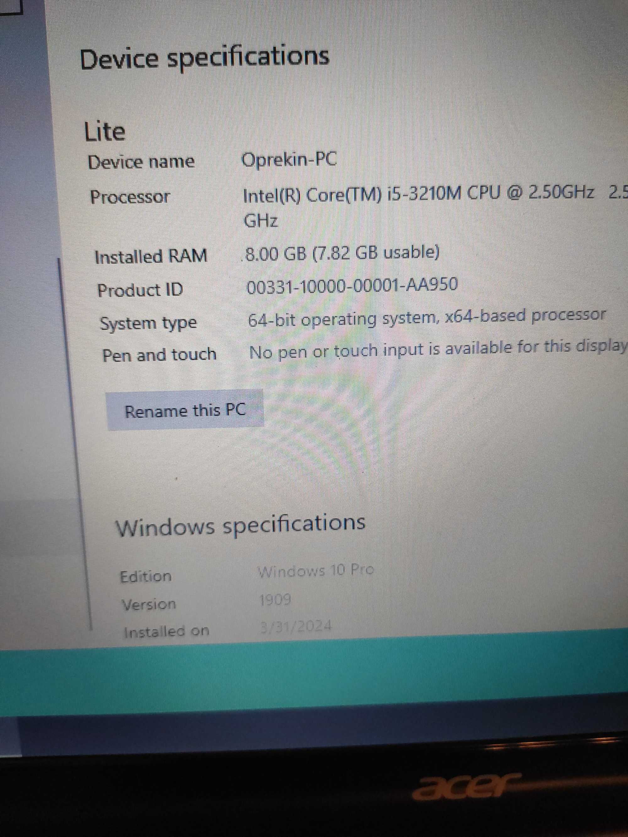 Laptop slim Acer i5 -arata impecabil !
