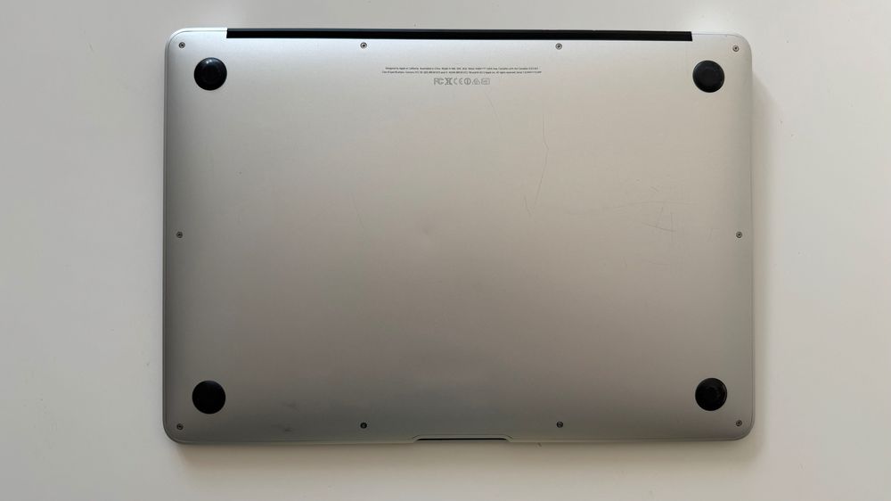 MacBook Air 13", 1.4 GHz dual-core, Intel Core i5 - нова батерия!