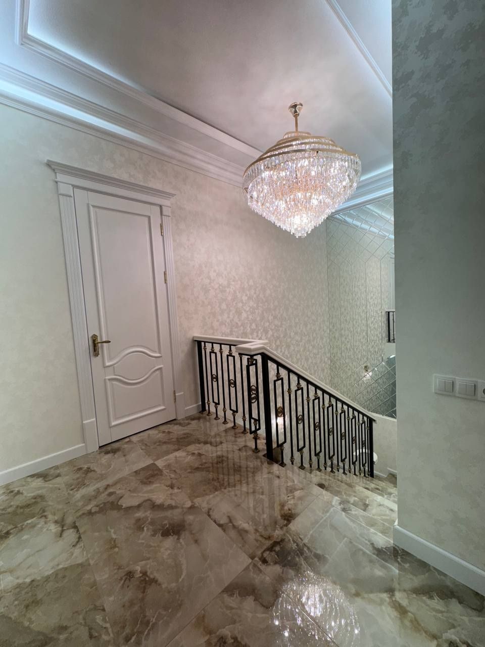 Срочно ! Хасанбой! Евродом 2 х этажный  3 уровня 7 комнат  335.000у.е