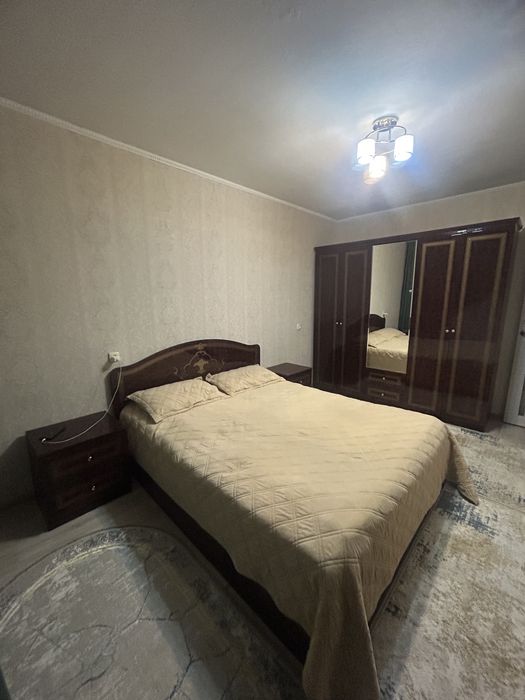 Спальный гарнитур в идеальном состоянии, кровать, шкаф, комод, 2тумбы