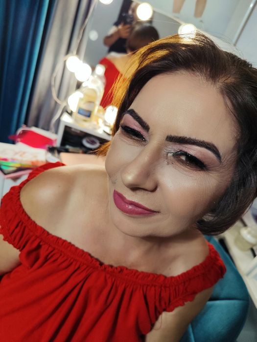 Make-up profesional 100 lei