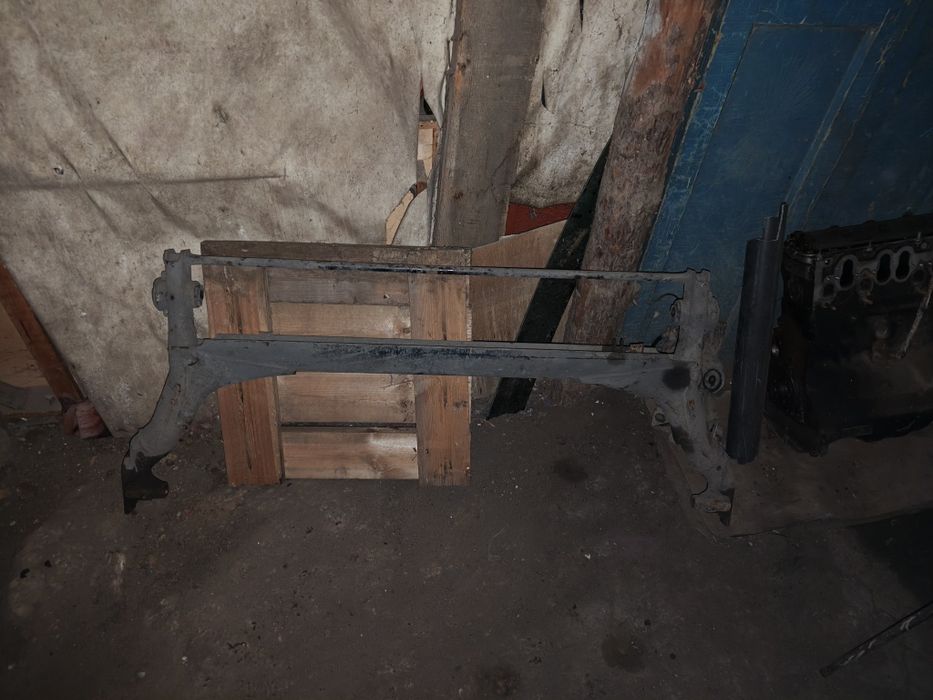 Задняя балка Ауди 80 б4