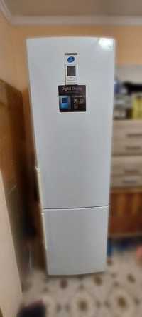 Продам холодильник Samsung в отличном состоянии!