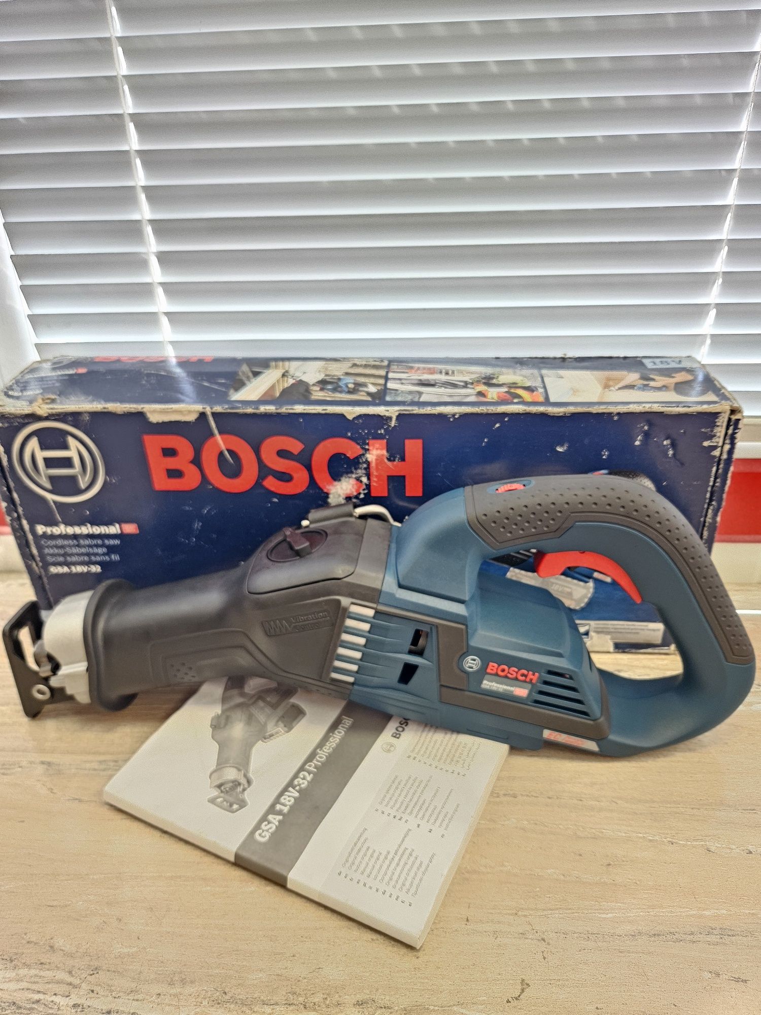 BOSCH Саблен Трион GSA18V-32