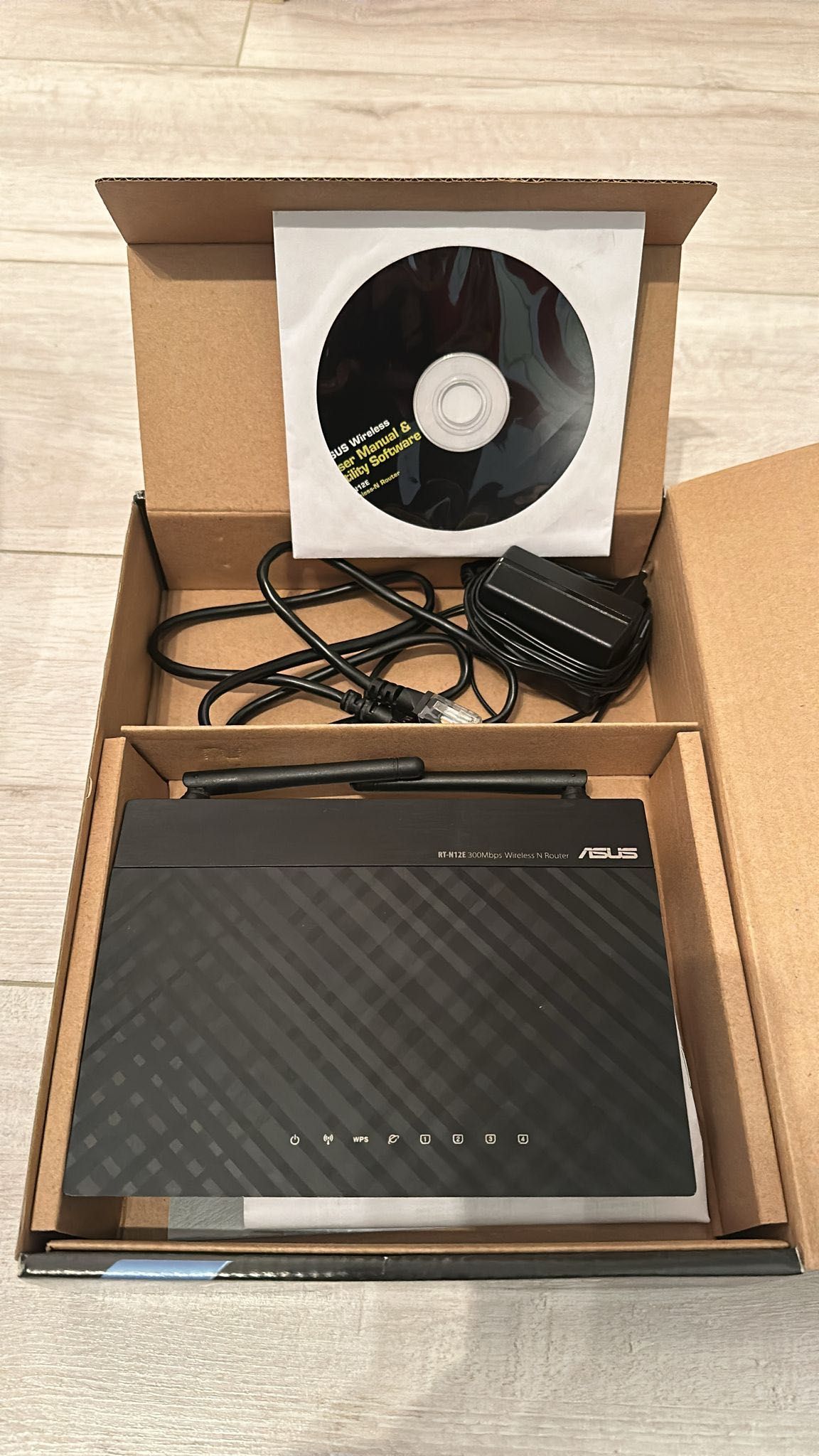 Vand Router Asus RT-N12E