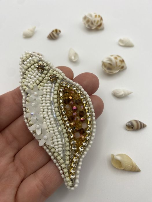 Ръчноизработени брошки с мъниста