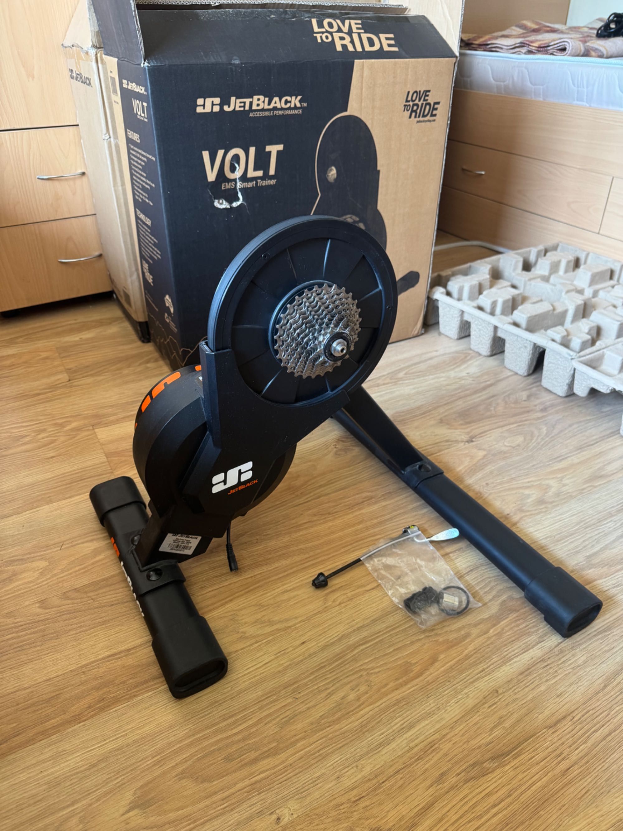 Интерактивен Велотренажор JetBlack Volt