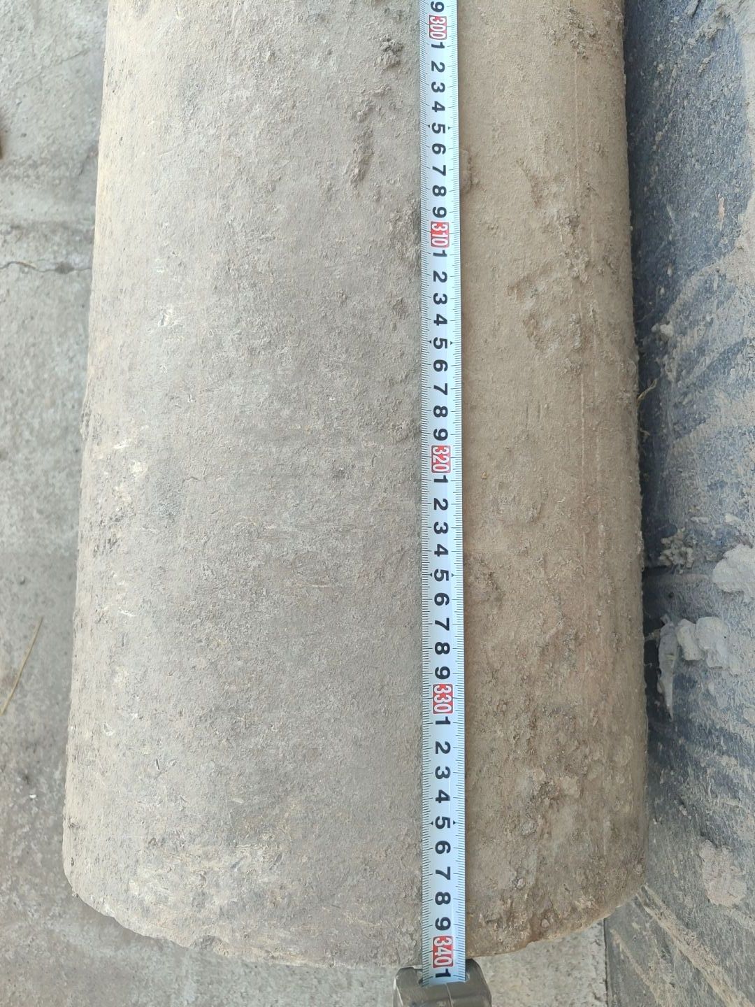 Azbis truba sotiladi