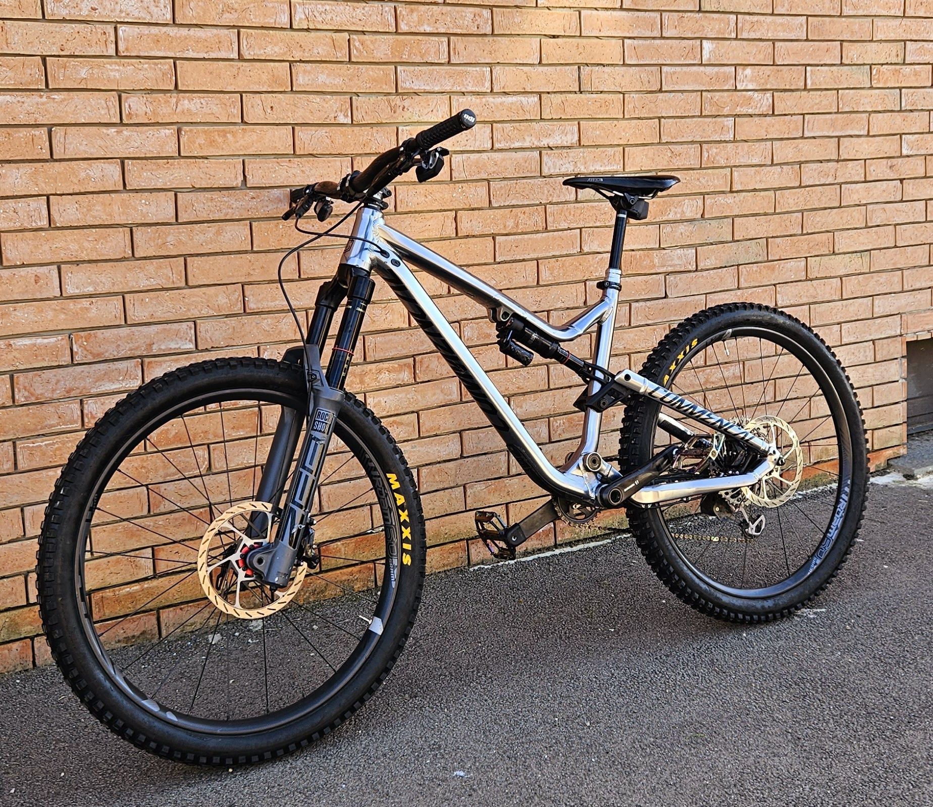 Mtb Commencal Full Suspension ZEB Ultimate X01 AXS bicicleta full