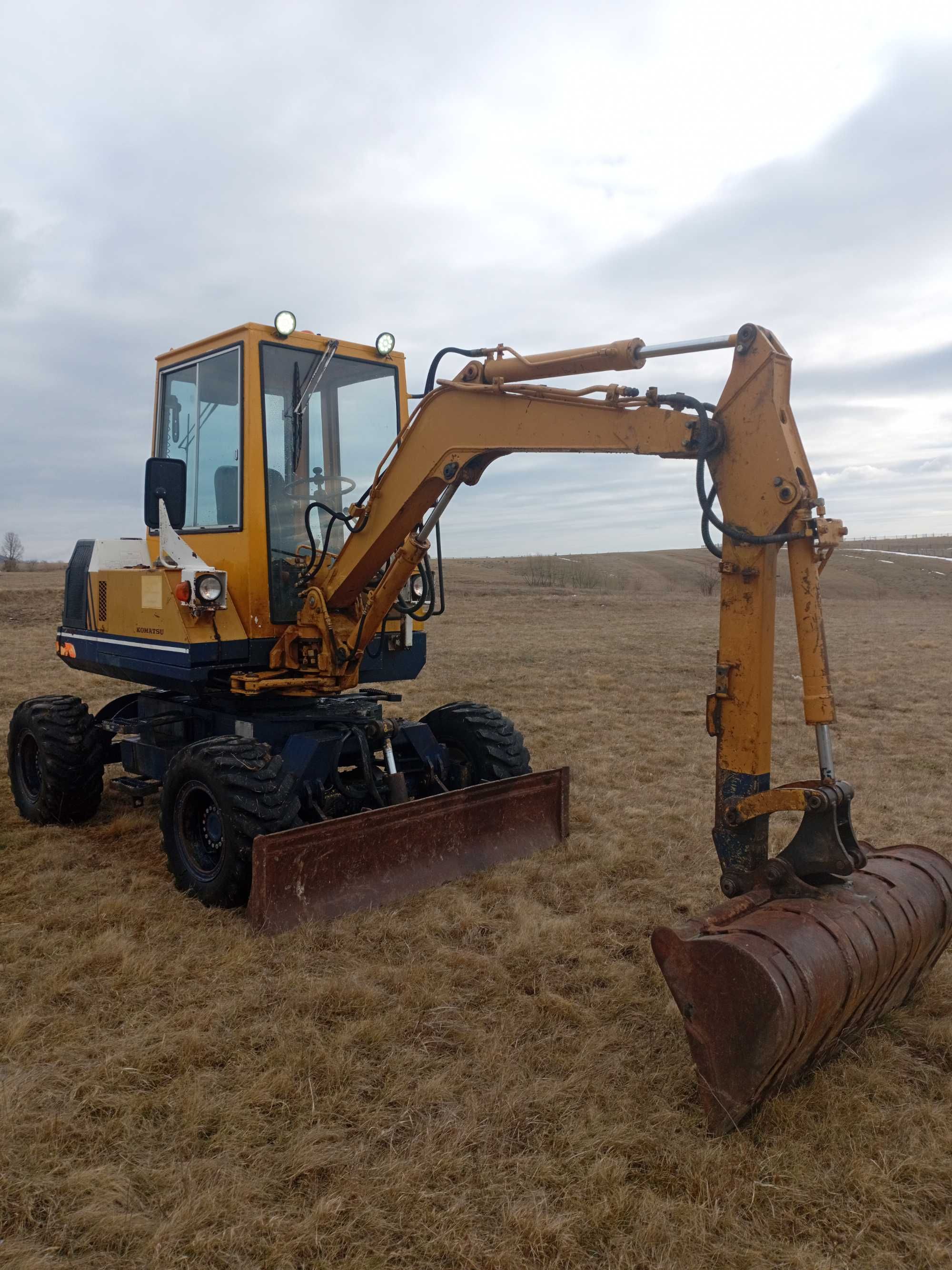 Excavator Komatsu PW30