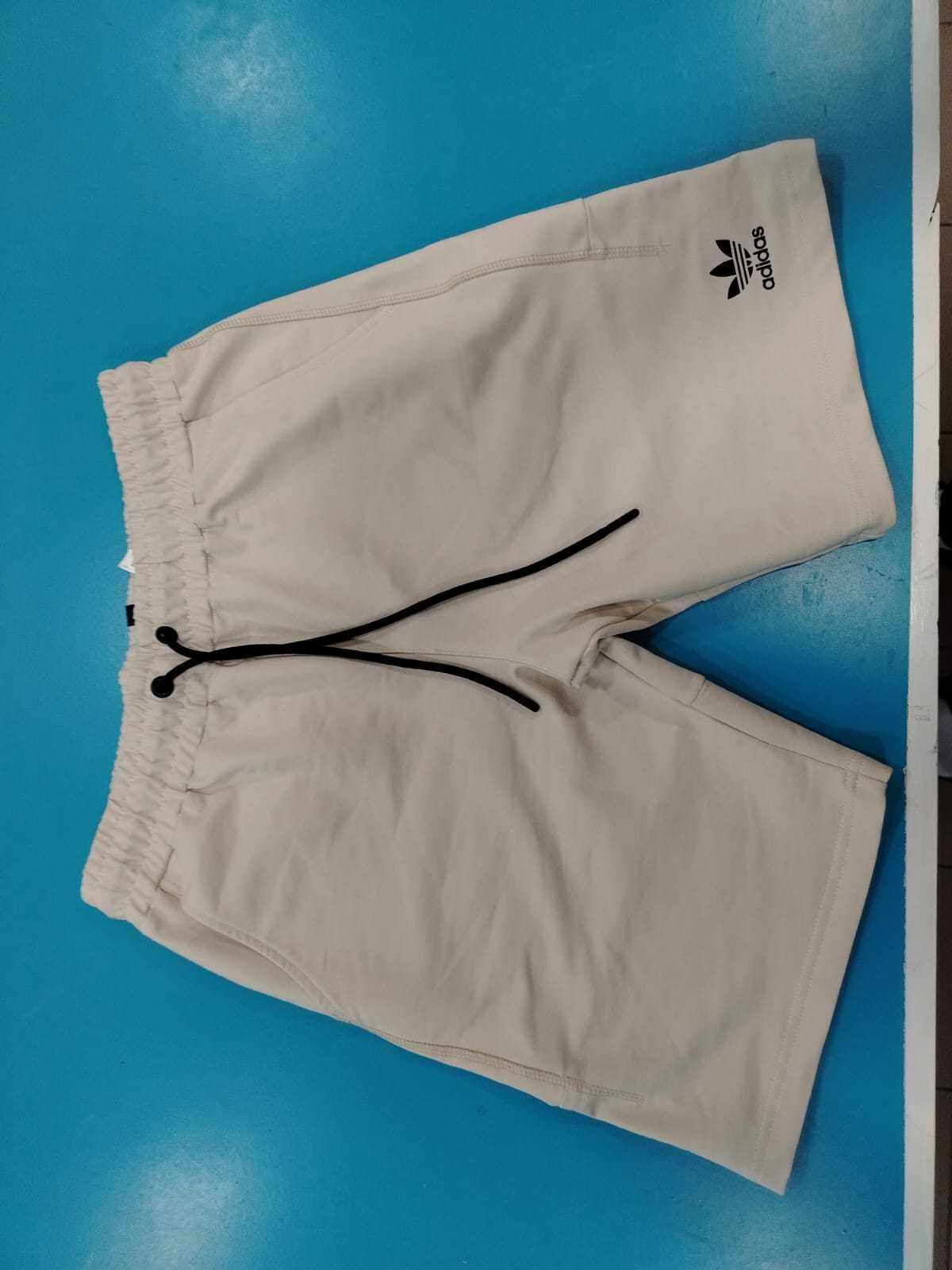 Pantaloni scurti Adidas