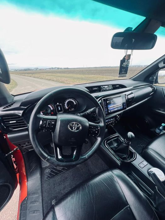 Autoutilitară Toyota Hilux VARIANTE
