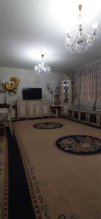 Продаётся квартира Ойбек Банковская 4/8/9 185м2 ор-р Шох Мед
