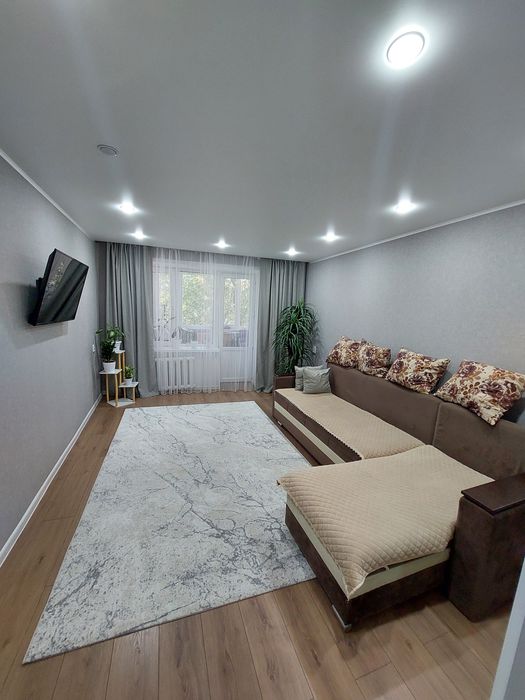 Продам 3 комнатную квартиру в центре.