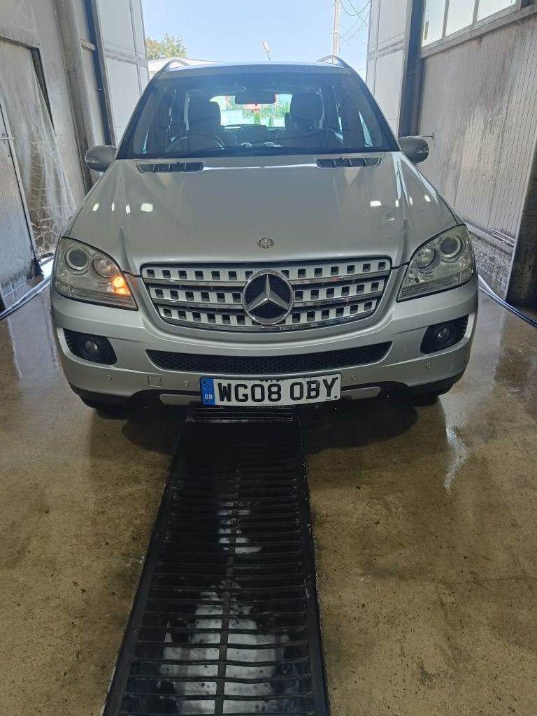 Dezmembrez mercedes ml 320 w164