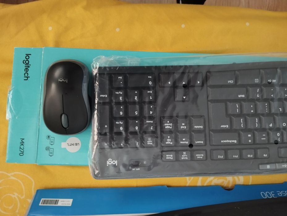 Tastatura wireless cu mause 55 lei buc