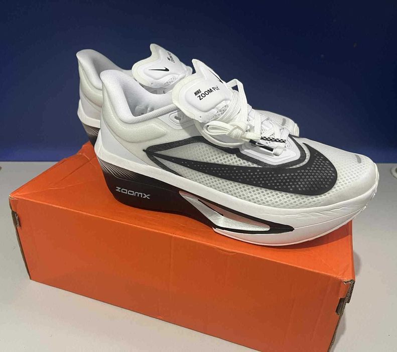 Маратонки Nike Zoom Fly 6