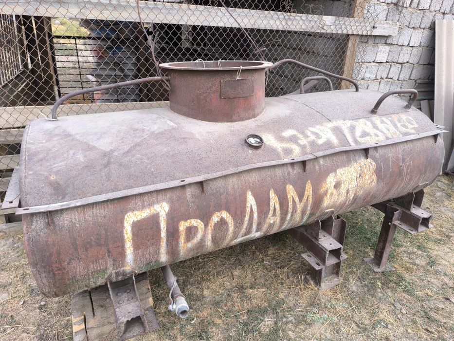 Цистерна 1800 л обьем