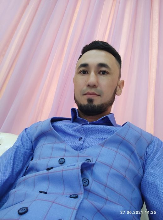 Ерлерге арналған сәнді кастюм 2-3рет киілген 55мыңға алғам 25ке берем