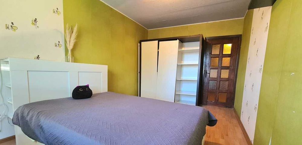 Дава се под наем Двустаен апартамент в Бургас, Славейков - 65 кв.м за 382.5 € - Снимка #1