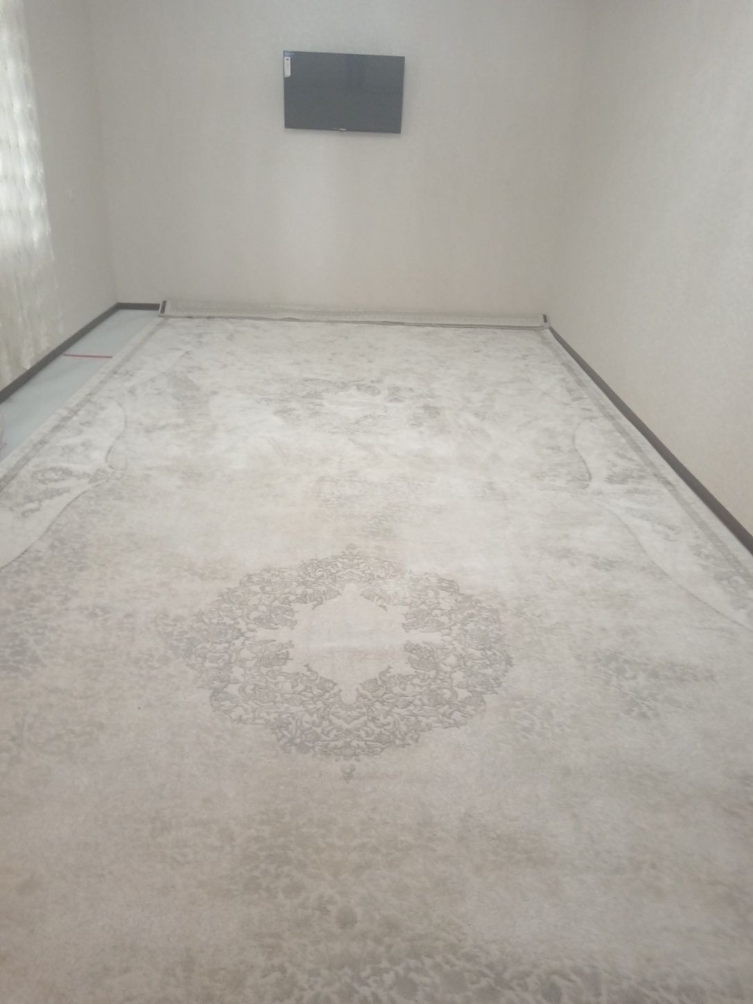 Gilam akril 100% Nomi QUEN Razmer 3.5x8