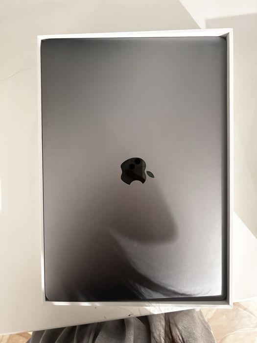 Продаю Macbook Air 13 m1