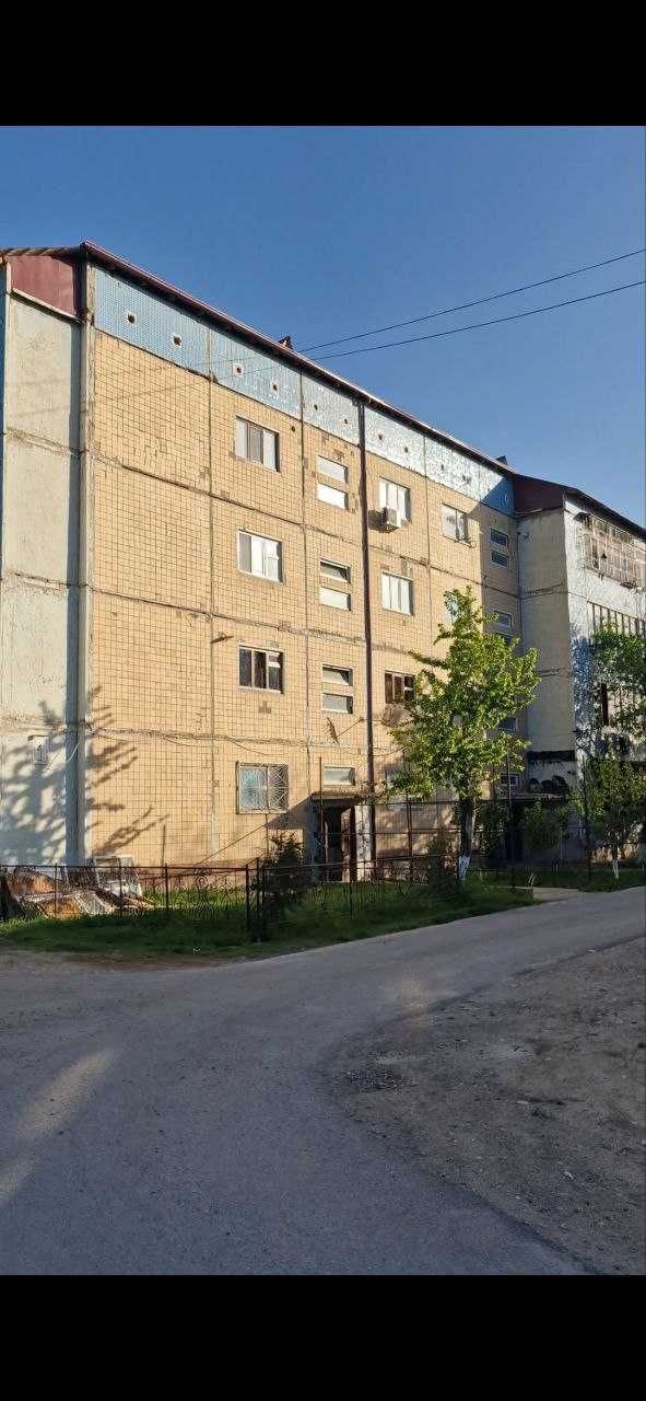 Продам свою 1/2/4 квартиру в центре поселка Чарвак (Бештут)
