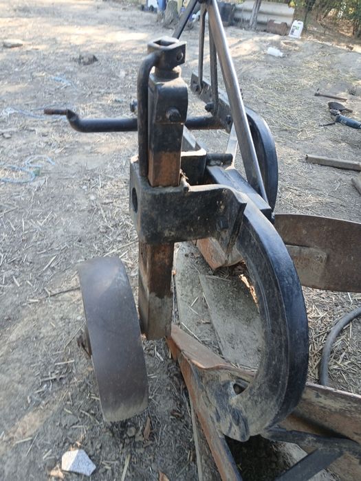 Vând plug sârbesc