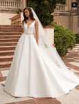 Vand rochie de mireasa Pronovias, matase Mikado, model Malena