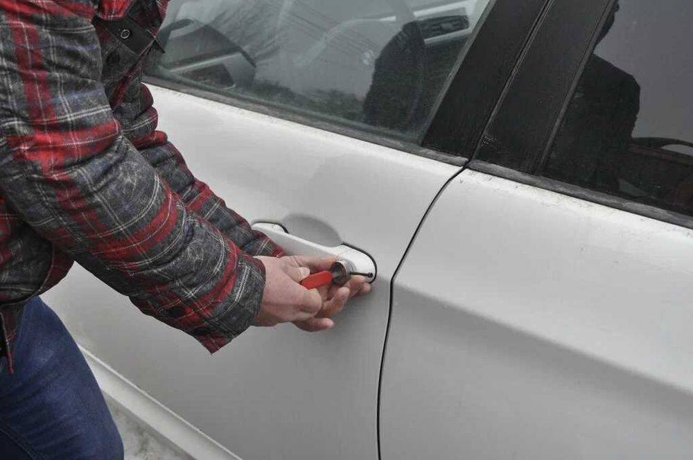 Вскрыть авто замок \ Вскрытие машин \ Открыть автомобиль срочно