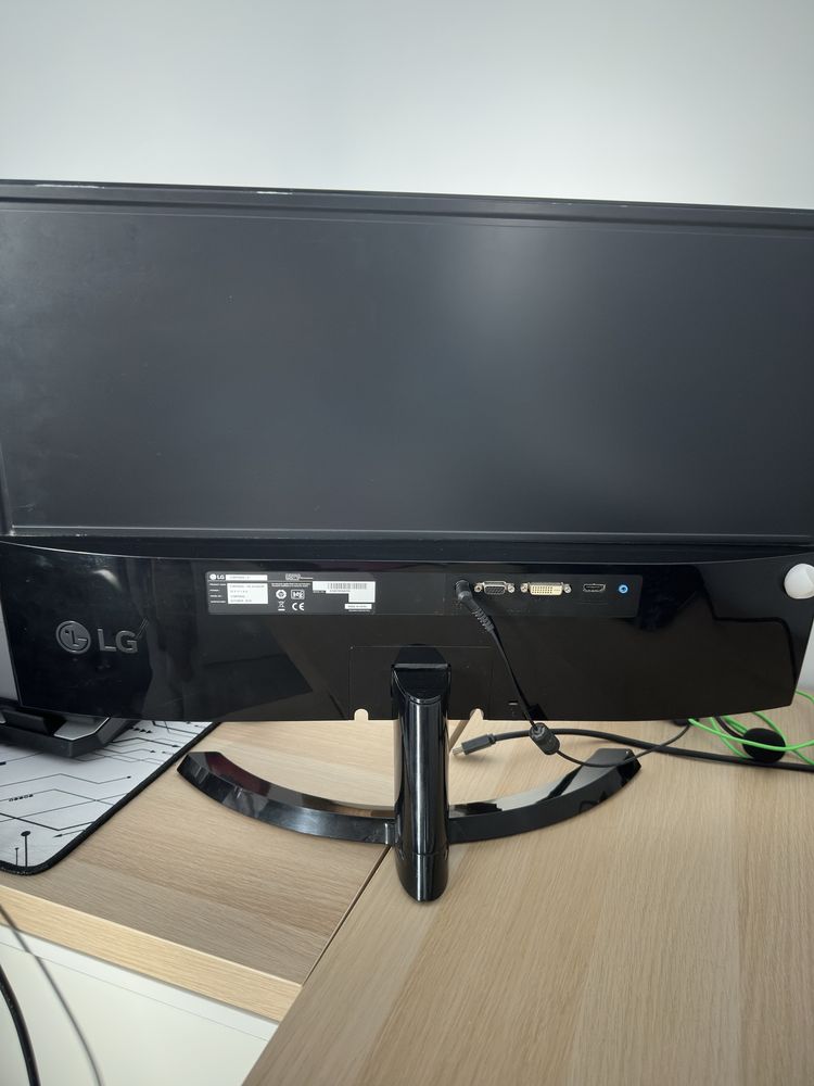 Monitor LG 27MP58VQ-P (Display cu dungi)