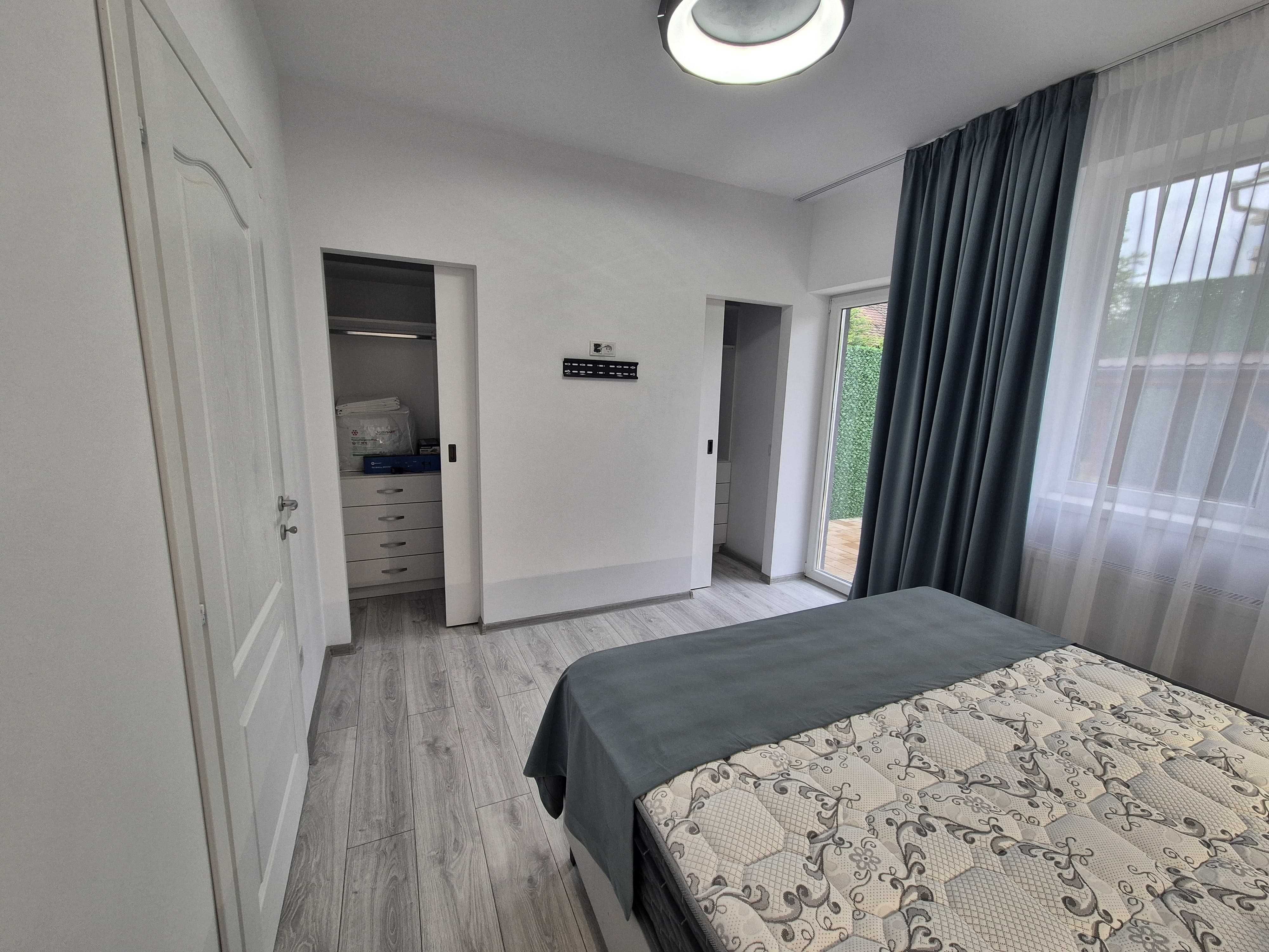 De Vanzare/Inchiriat apartament nou, mobilat, 45mp in zona centrala
