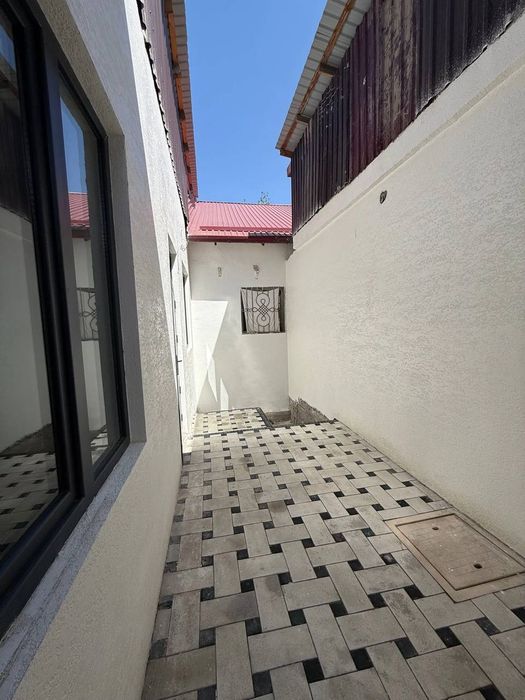 Продам шикарный новый дом возле Транспортнго института ( с1139 )