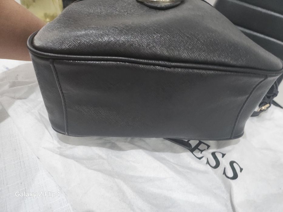 Раница  на Guess