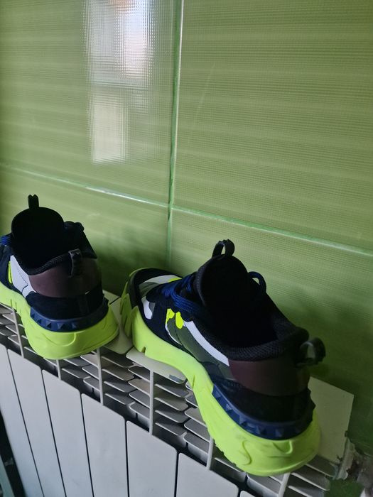 Vand adidasi valentino garavani