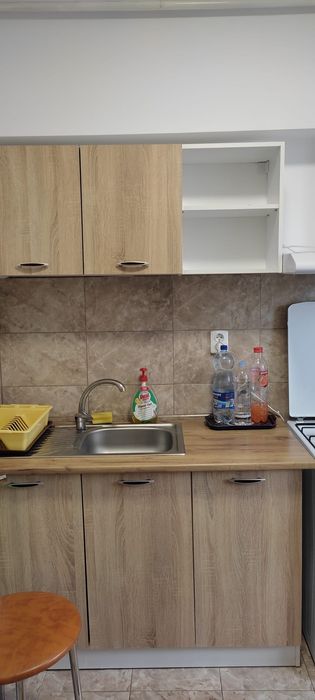 Închiriez garsoniera